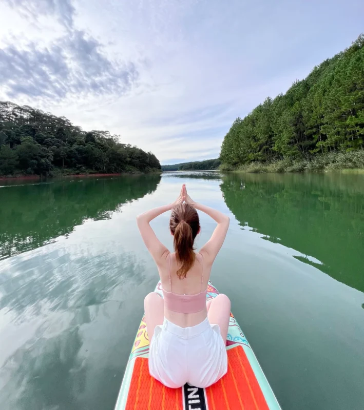 chèo sup hồ tuyền lâm đà lạt
