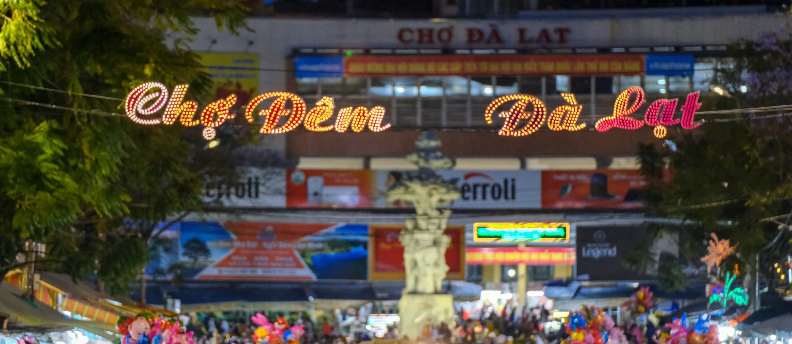 cho-dem-da-lat