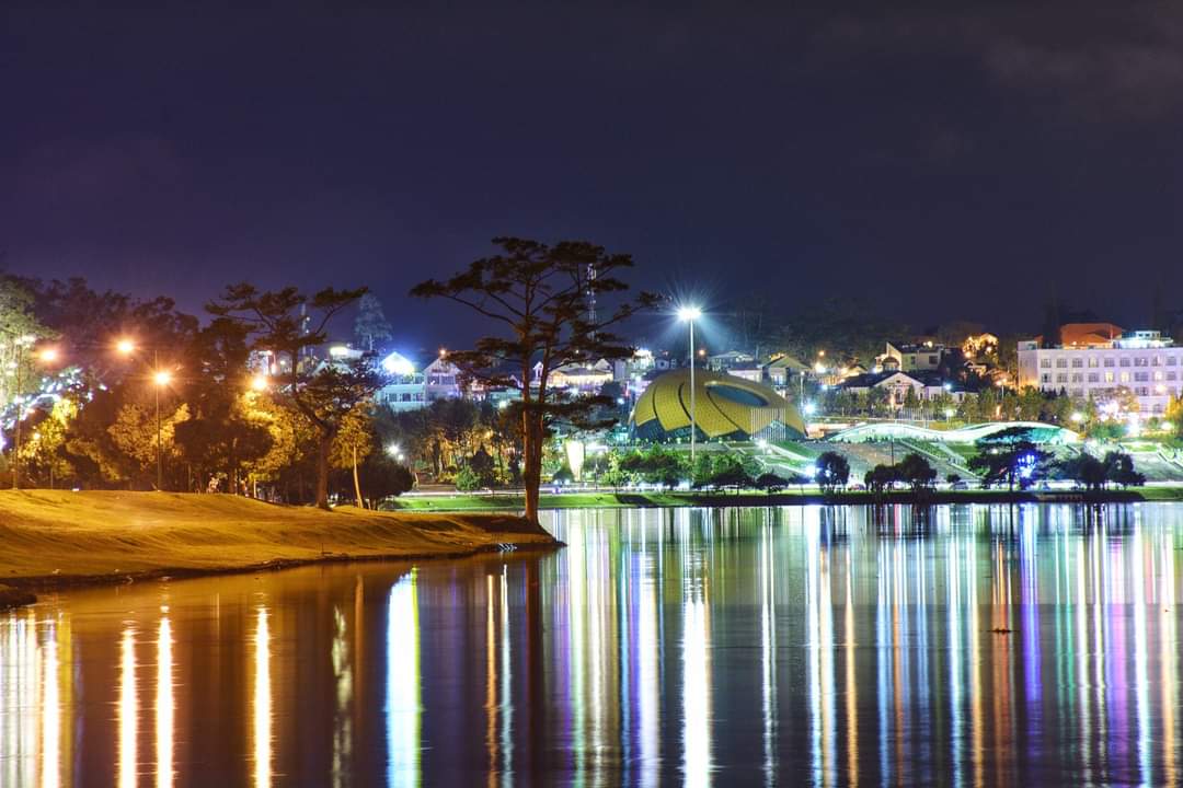 Hồ Xuân Hương Đà Lạt