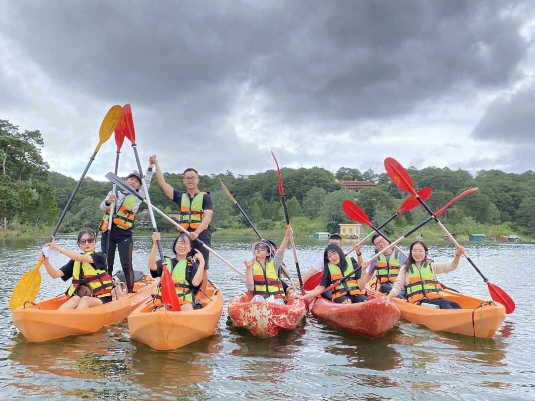 chèo thuyền kayak hồ tuyền lâm
