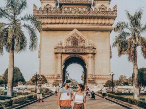 tour-lao-duong-bo-1