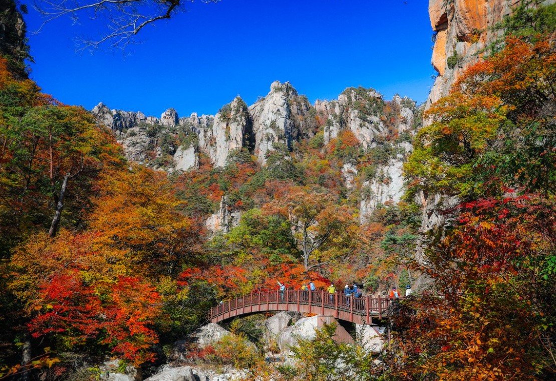 View triệu đô tại công viên quốc gia Seoraksan vào mùa thu