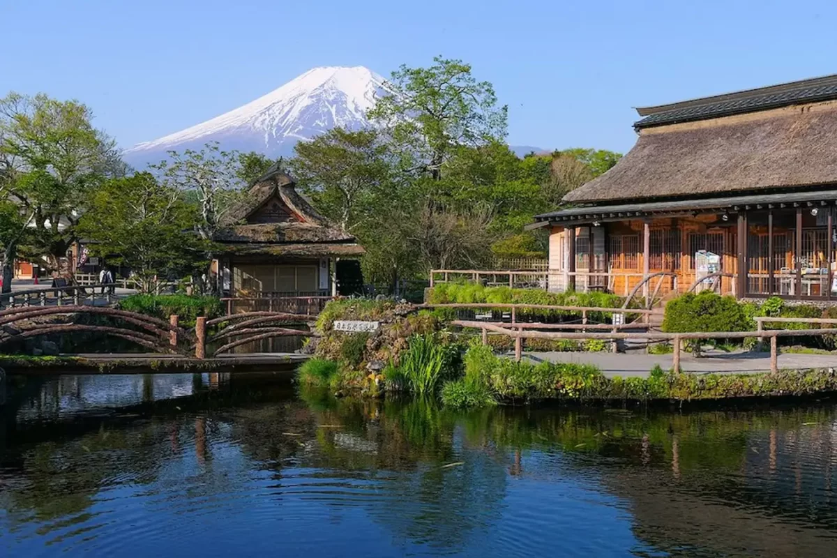 Làng cổ Oshino Hakkai - Điểm đến trong ngày thứ 2 của tour Nhật Bản mùa hè