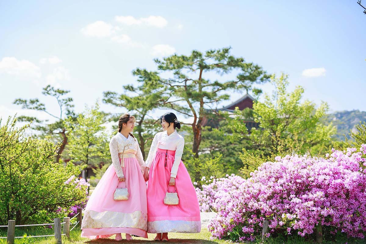Mùa xuân Hàn Quốc mang vẻ đẹp của sự tươi mới, vui vẻ