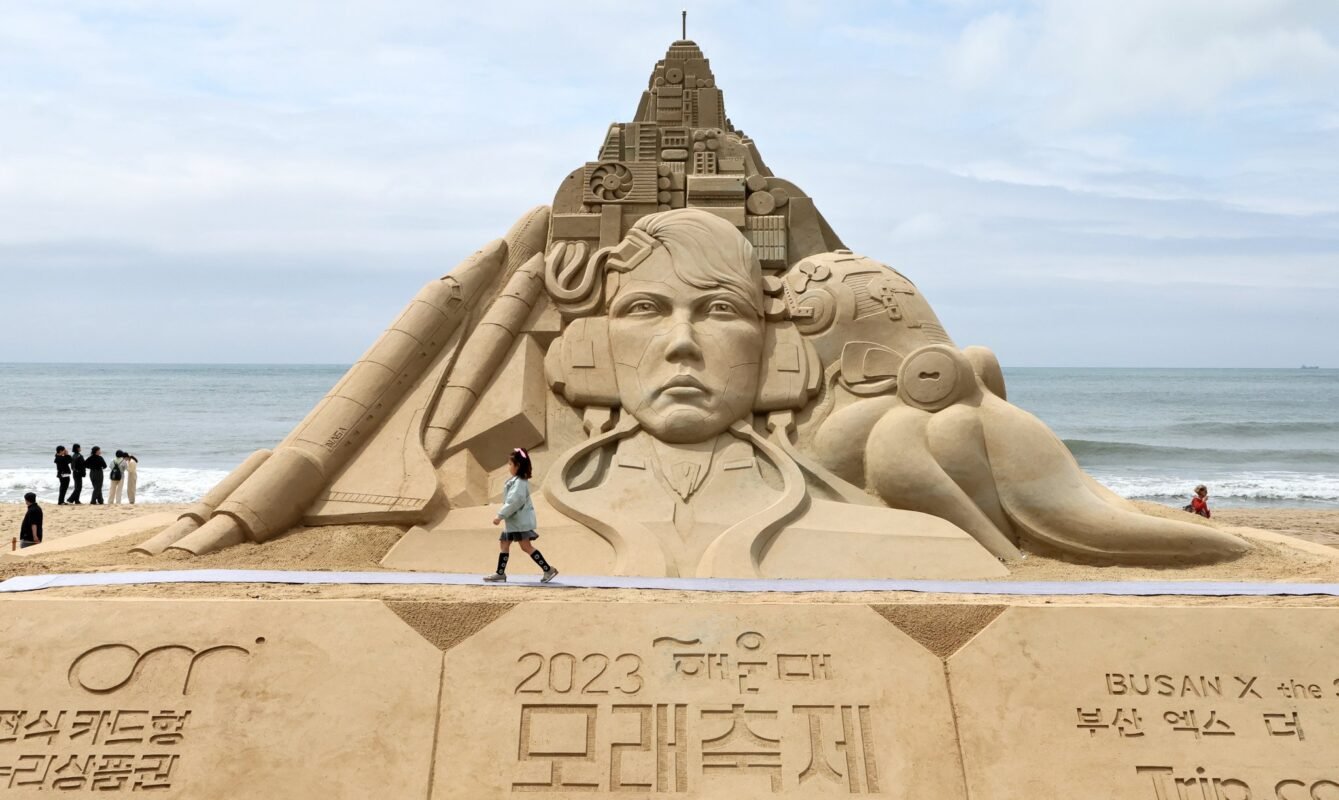 Lễ hội Cát Haeundae - Những công trình đồ sộ bằng cát