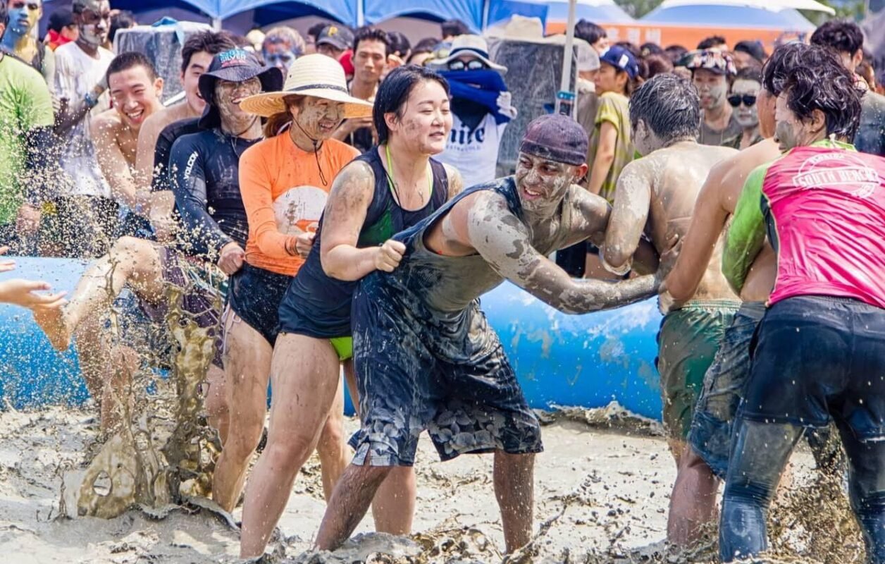 Lễ hội bùn Boryeong siêu độc đáo tại Hàn Quốc