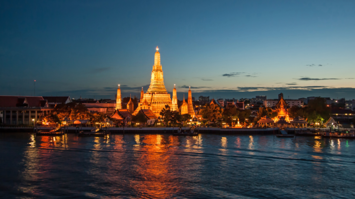 Khám phá vẻ đẹp lung linh, huyền ảo của Chùa Wat Arun Bangkok (Nguồn hình: Sưu tầm)