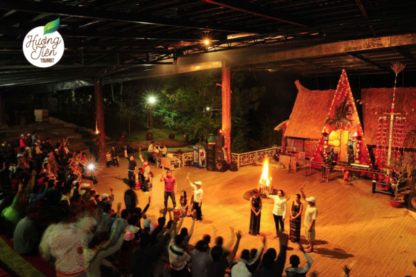 Central Highlands Gong Show in Dalat during the Da Lat City Tour.