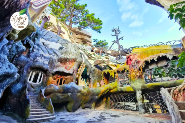 Hang Nga Villa (Crazy House) in Dalat, a stop in the Dalat 3 Day Golf and City Tour.