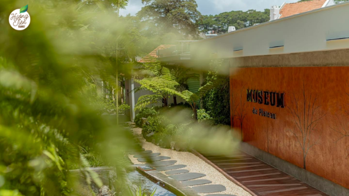 Entrance to Museum de Plateau in Dalat, showcasing regional history and culture