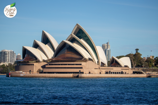 Nhà hát con sò Sydney Opera House – biểu tượng kiến trúc của du lịch Sydney.