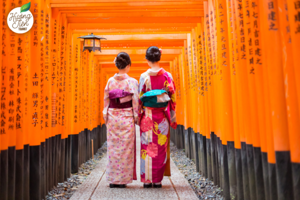 Trải nghiệm văn hóa tâm linh tại chùa nghìn cột Fushimi Inari trong Tour Nhật Bản dịp Tết Nguyên Đán