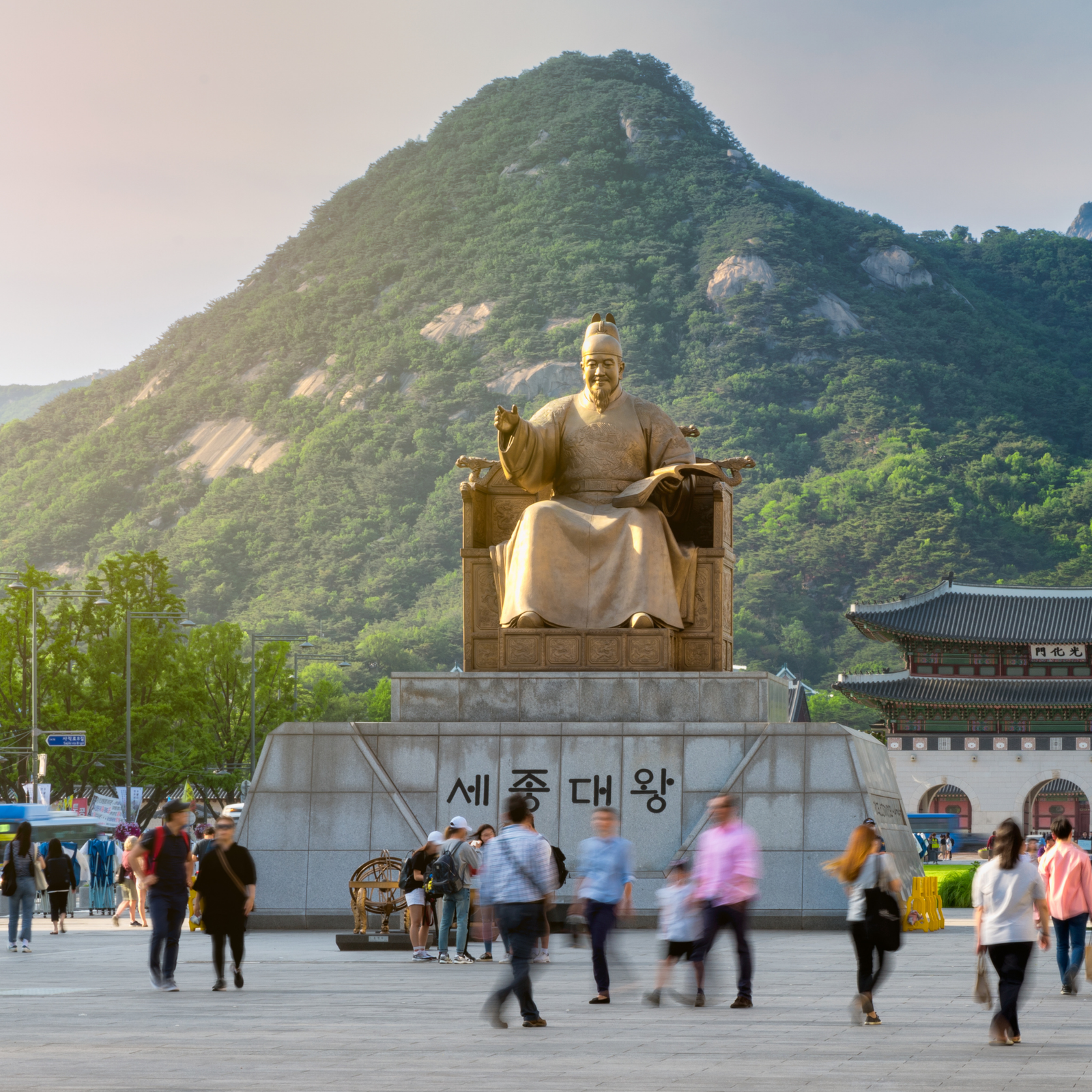quang truong gwanghwamun tour han quoc