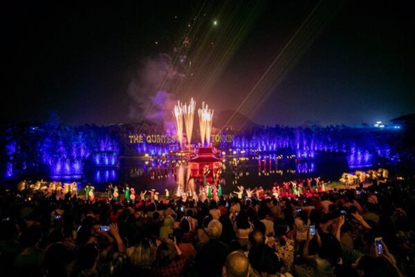 show diễn thực cảnh tại việt nam