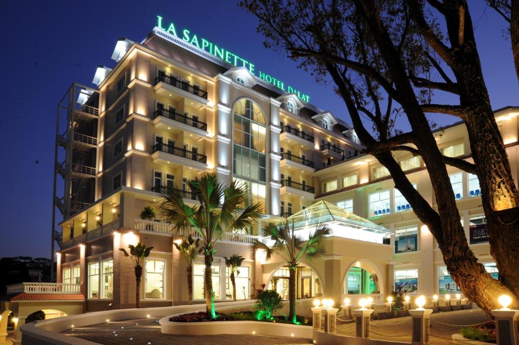 khách sạn 4 sao đà lạt